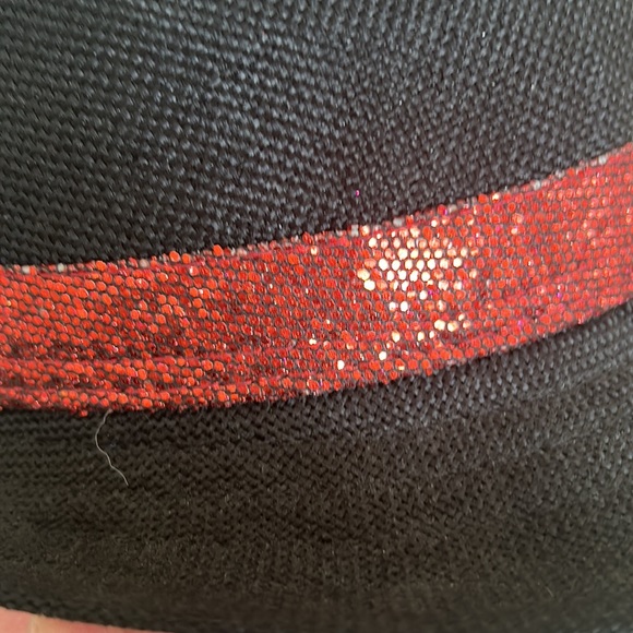 Hat - Picture 3 of 5